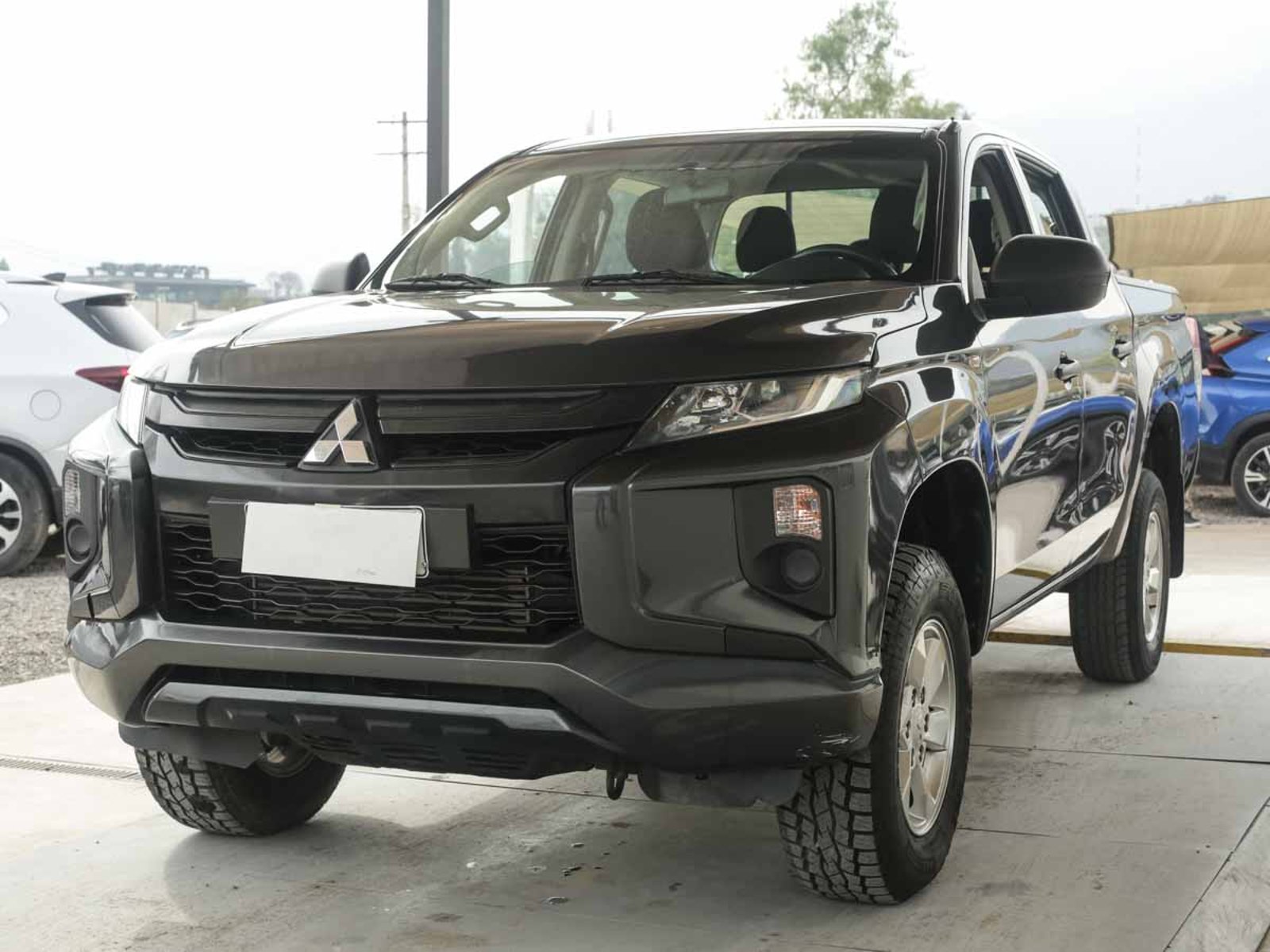 Mitsubishi L-200 WORK CR D/C 4X2 TD 2022 - Imagen 15 de 20