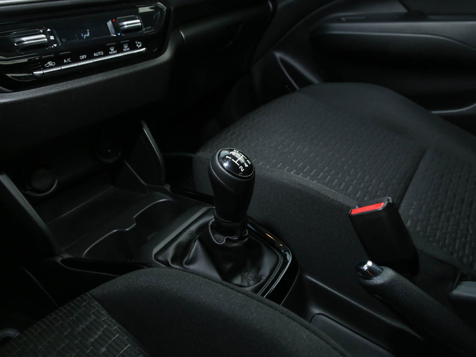 SUZUKI SWIFT ISG TM 1.2 2026 - Imagen 9 de 13