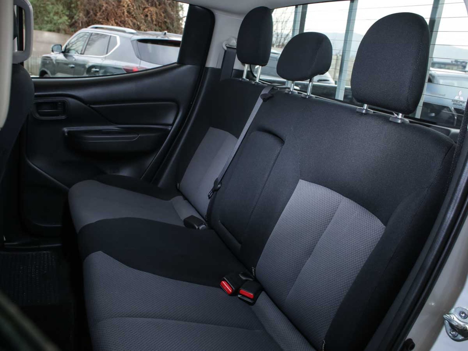 Mitsubishi NEW L-200 WORK 2.4 CR WF MEC 4X2 TD E5 2022 - Imagen 8 de 8