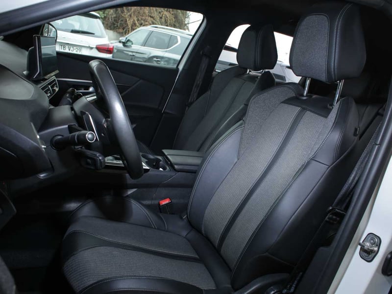 Peugeot 3008 ALLURE PACK BLUEHDI 130 EAT8 2024 - Imagen 7 de 8