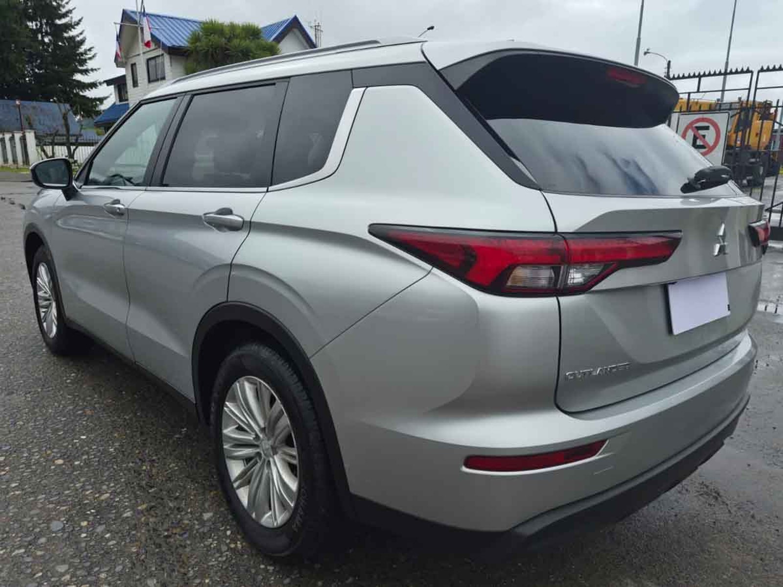 Mitsubishi NEW OUTLANDER 4X2 AT GL 2026 - Foto 3 de 8
