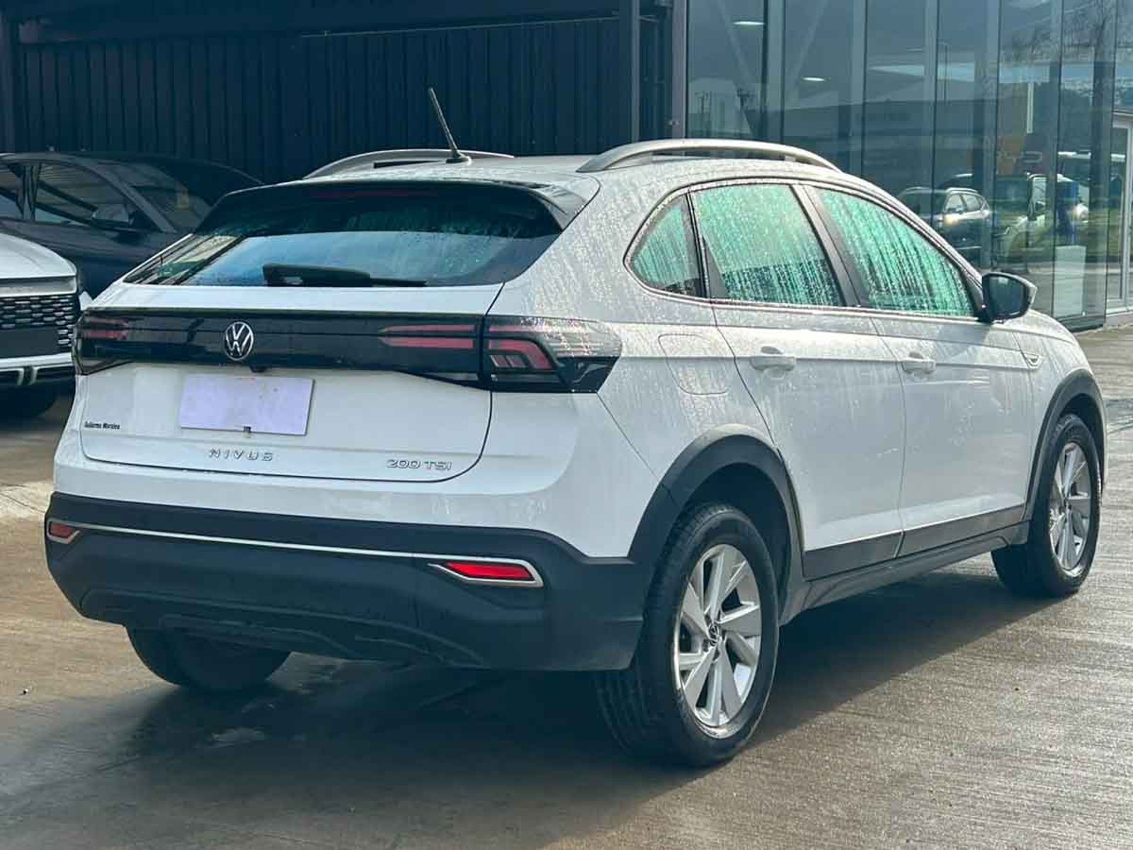 Volkswagen NIVUS TSI 1.0 AUT 2023 - Imagen 4 de 8