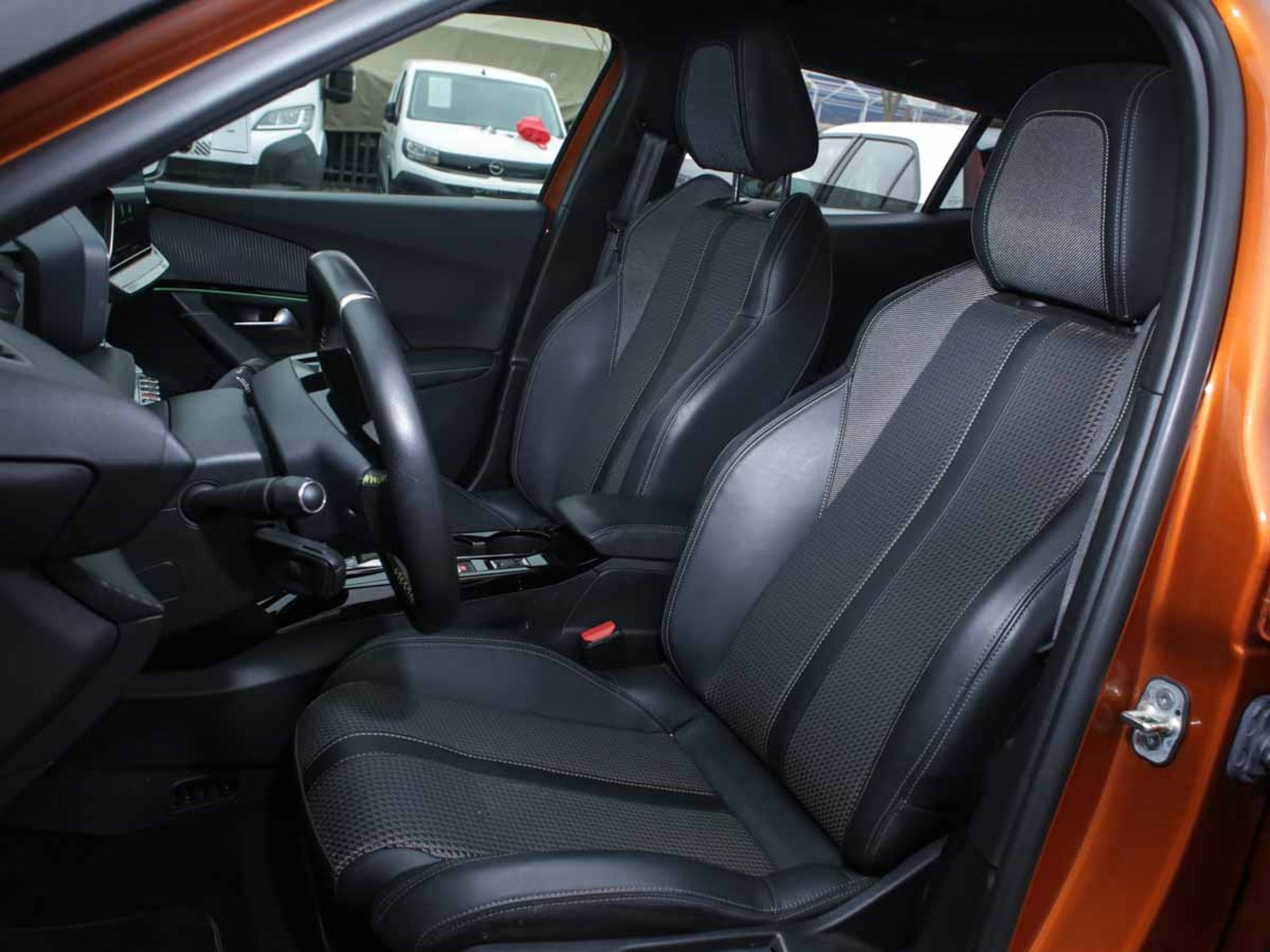 Peugeot E 2008 ELECTRIC AUT 2024 - Imagen 7 de 8