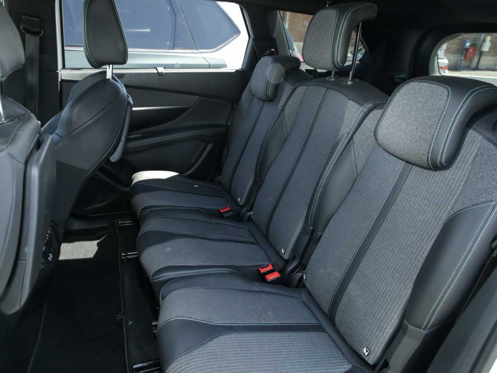 Peugeot 5008 ALLURE BLUEHDI 1.5 AUT 2023 - Imagen 8 de 8