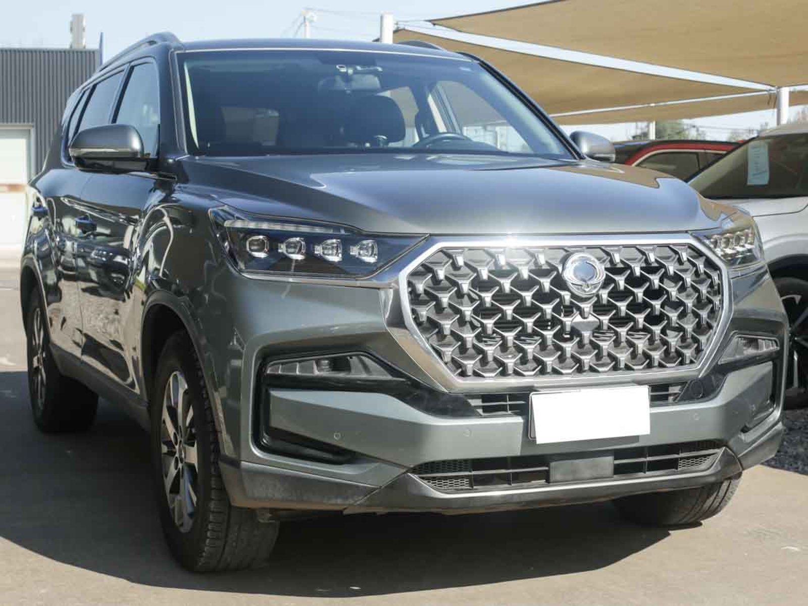 SsangYong NEW REXTON GLX 2.2TD 8AT 2WD 6AB 2023 - Foto 2 de 8