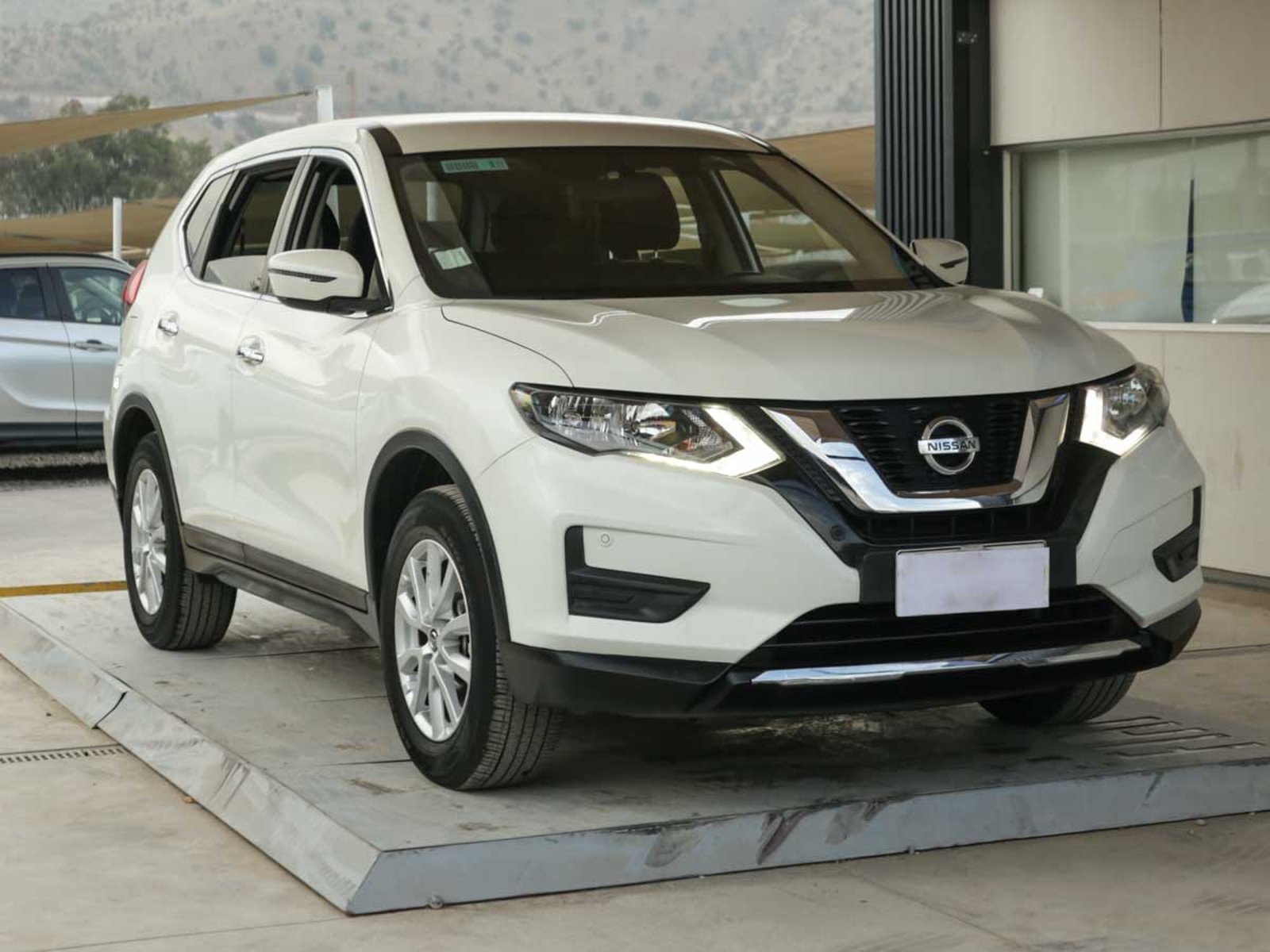 NISSAN X TRAIL 2.5 AUT 2021 - Foto 3 de 14