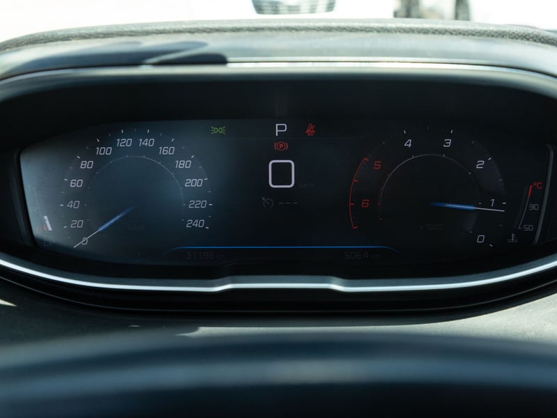 Peugeot 3008 ALLURE PACK BLUEHDI 130 EAT8 2024 - Imagen 7 de 13