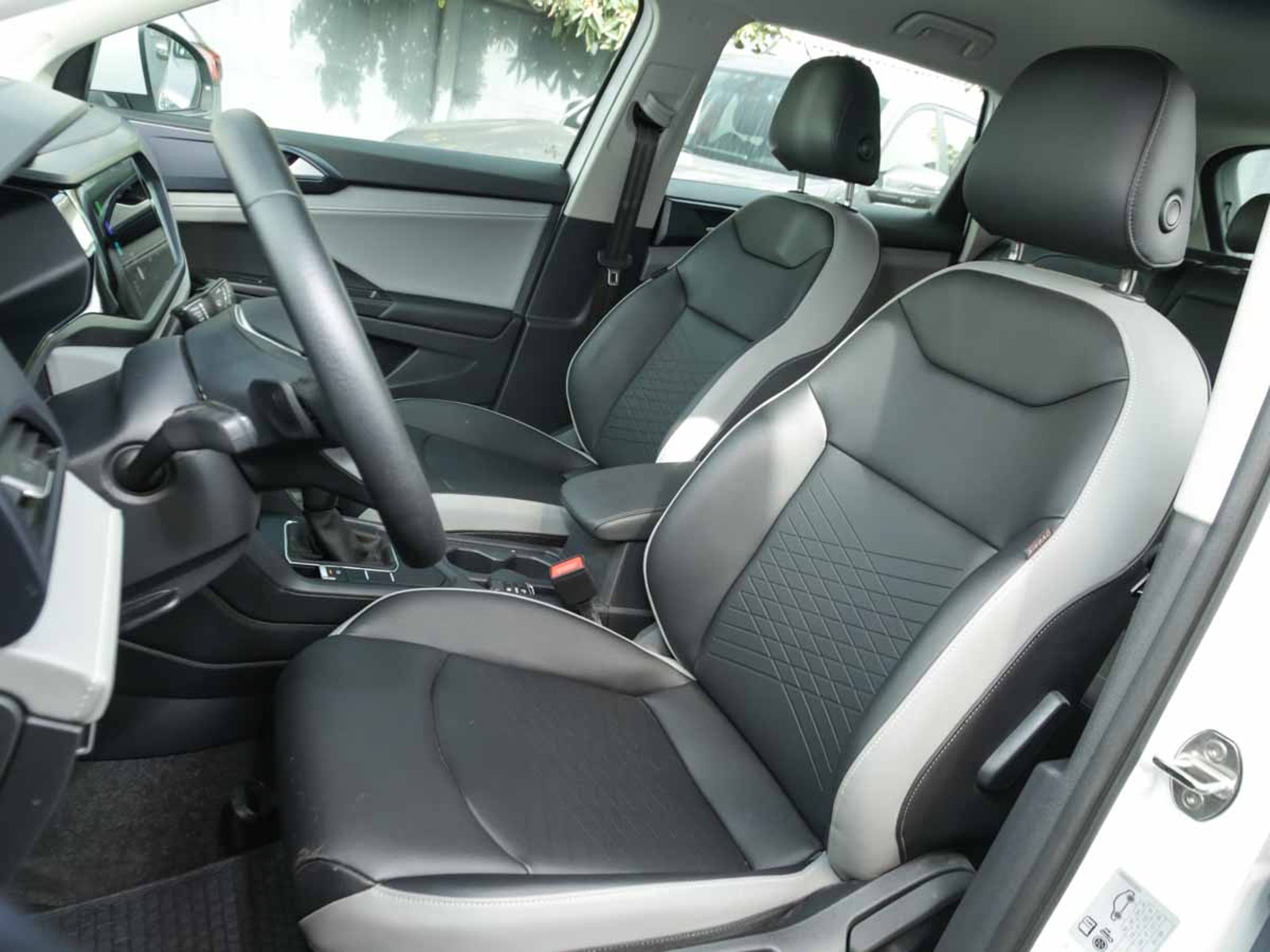 Volkswagen TAOS TSI 1.4 AT 2026 - Imagen 7 de 8