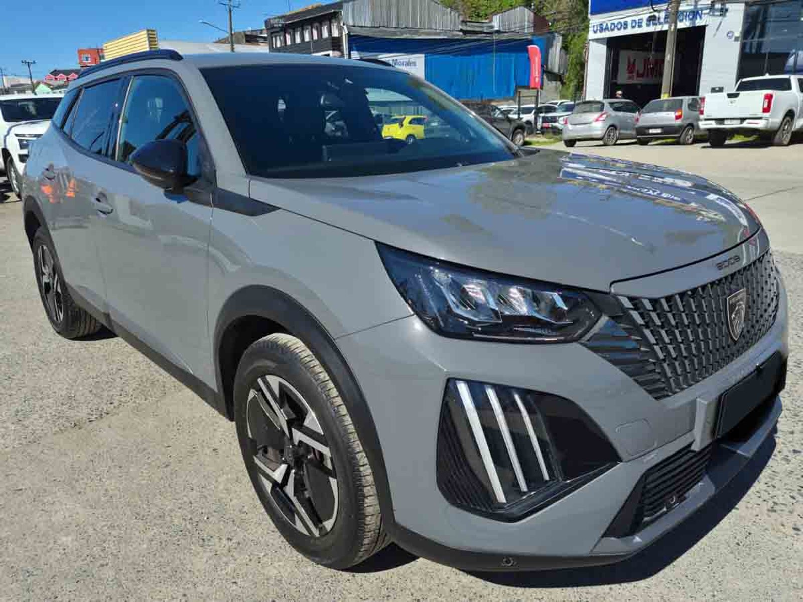 Peugeot 2008 ALLURE 130 1.2 2024 - Foto 2 de 8