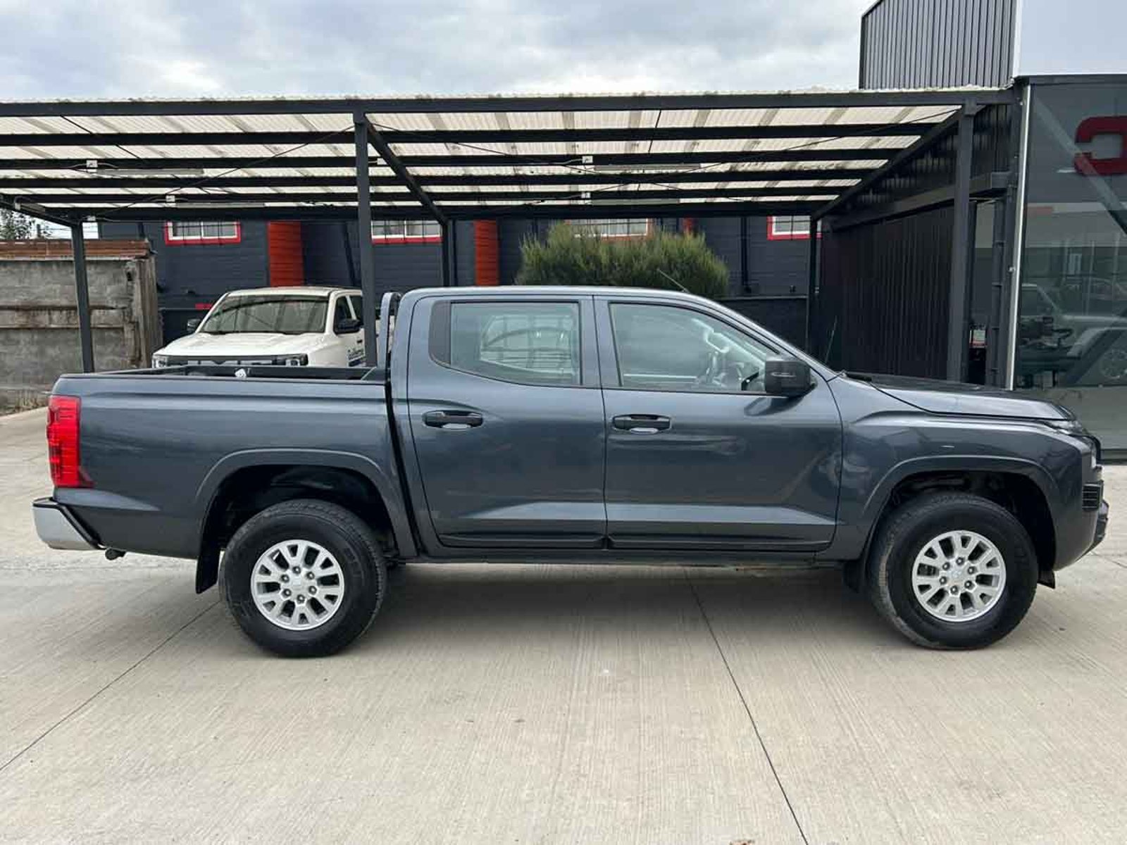 MITSUBISHI NEW L200 KATANA XR E6 (ADAS) 2025 - Imagen 15 de 16