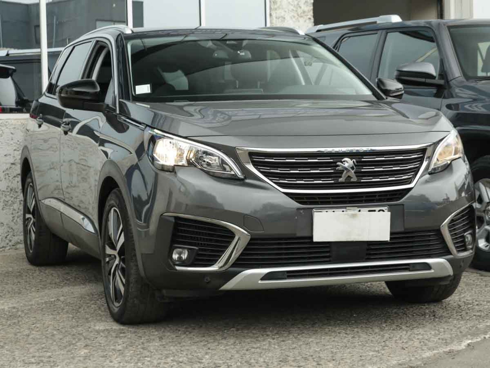 PEUGEOT 5008 ALLURE 1.6 AUT 2020 - Foto 3 de 14
