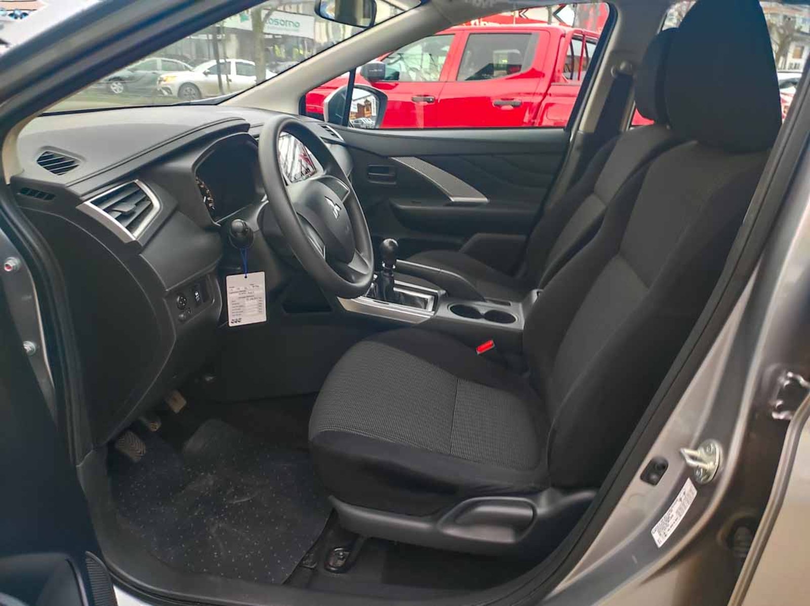 Mitsubishi XPANDER MT GL 2024 - Imagen 6 de 8