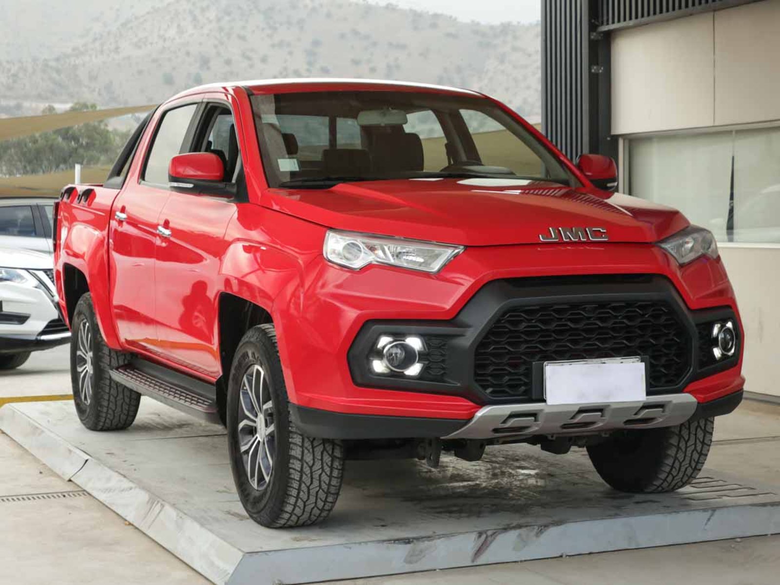 JMC VIGUS 2.4 PLUS DIESEL 2023 - Foto 2 de 8