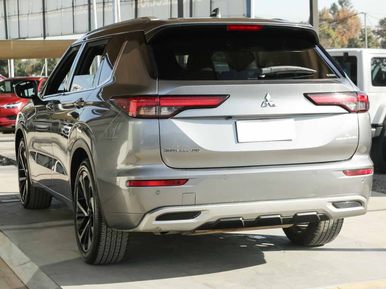 MITSUBISHI OUTLANDER 4X4 GLS 2023 - Imagen 4 de 13