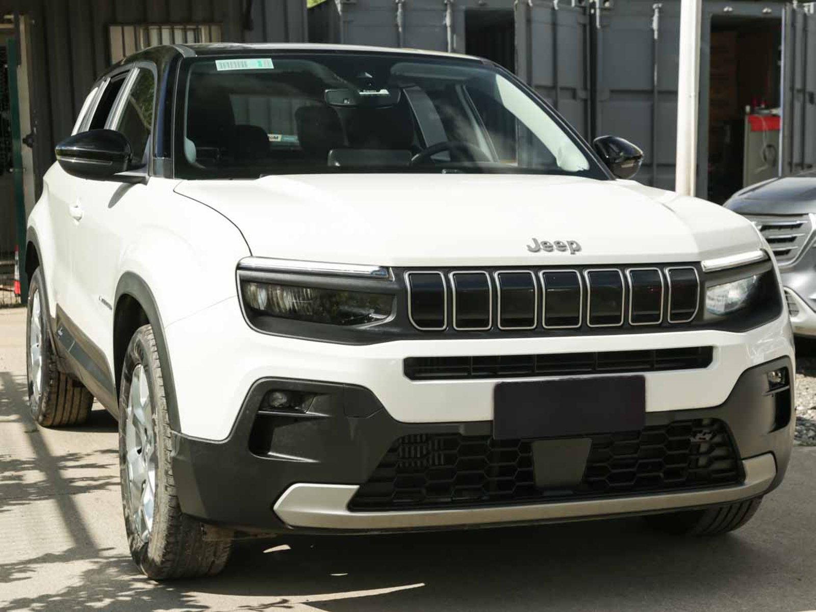 Jeep AVENGER ALTITUDE SUMMIT 1.2 AUT 2025 - Foto 2 de 8