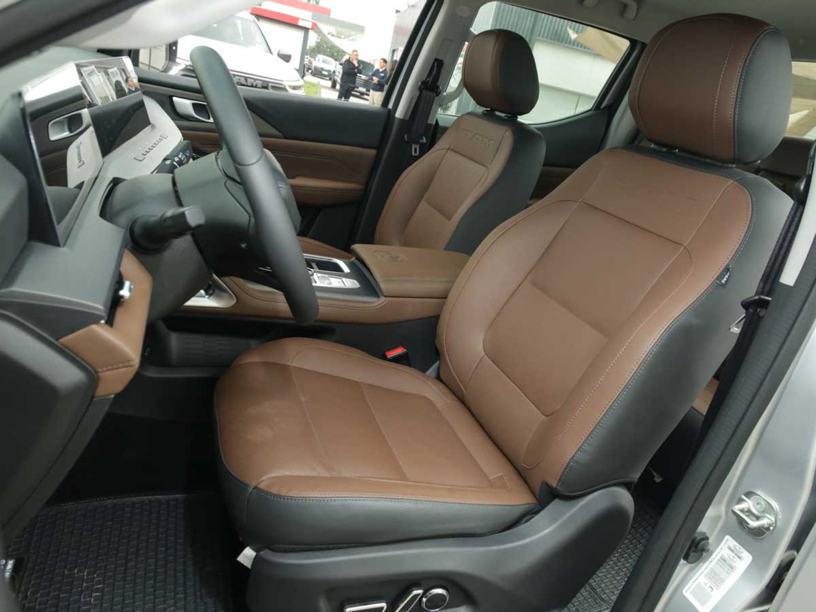 RAM DAKOTA LARAMIE 2.2 DIESEL 200 HP 4X4 AT 2026 - Imagen 7 de 8