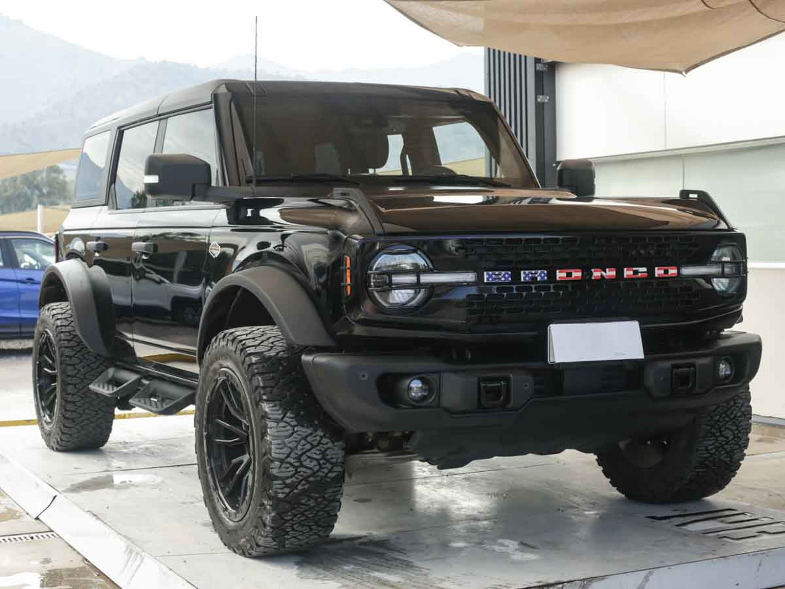 Ford BRONCO WILDTRAK 4X4 2.7 AUT 2025 - Foto 2 de 8