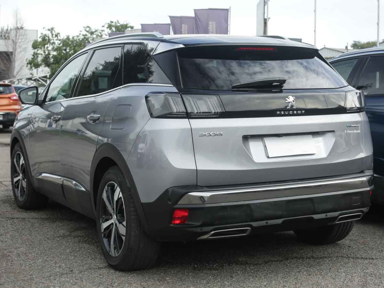 Peugeot 3008 GT HYBRID4 300 EEAT8 2022 - Imagen 17 de 20