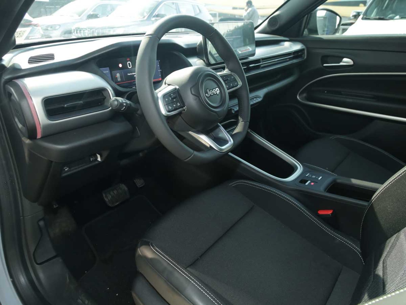 Jeep AVENGER ALTITUDE SUMMIT 1.2 AUT 2026 - Imagen 6 de 8
