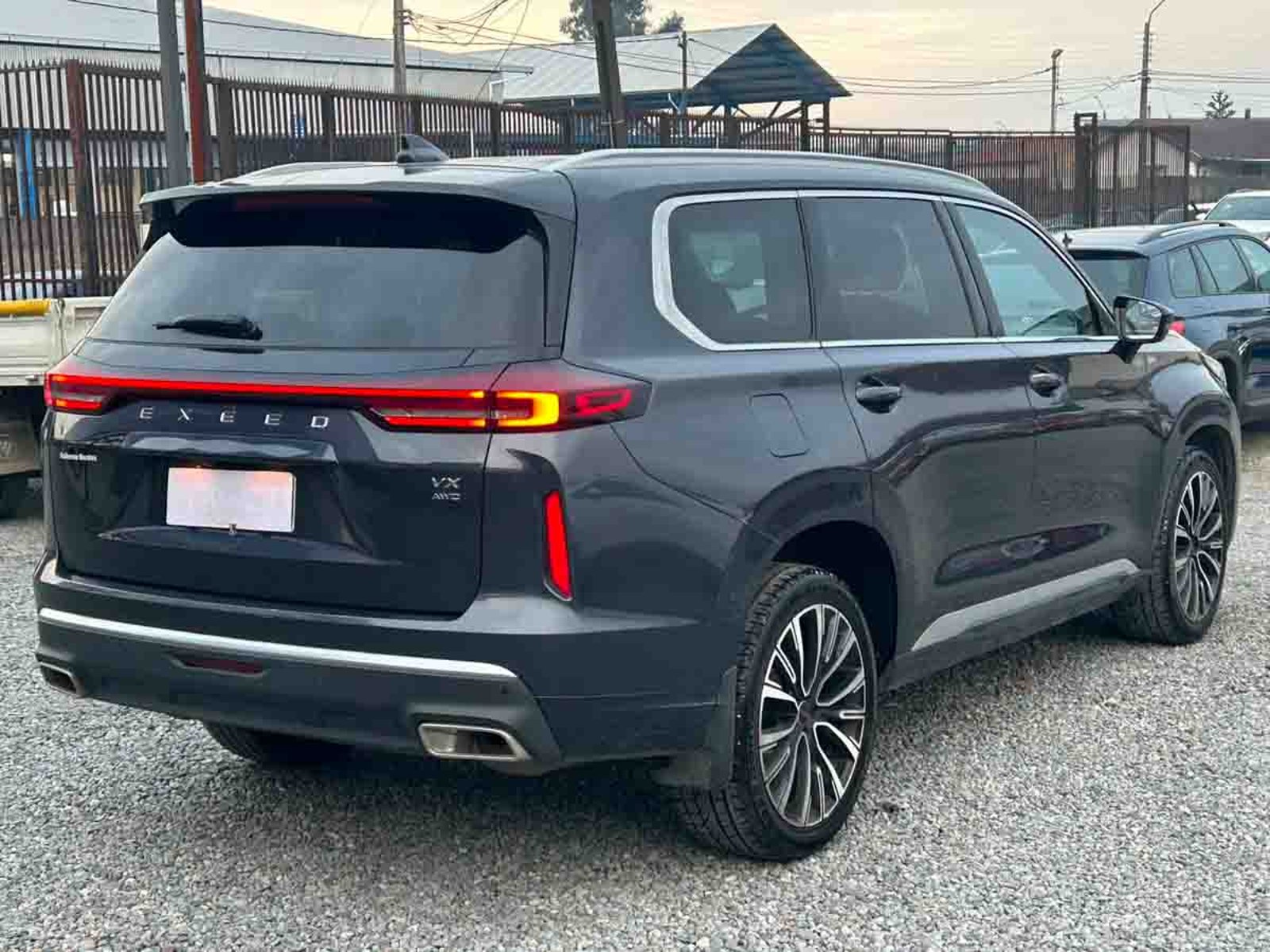 Exeed EXEED VX 2.0T DCT UNLIMITED AWD 2023 - Foto 3 de 8