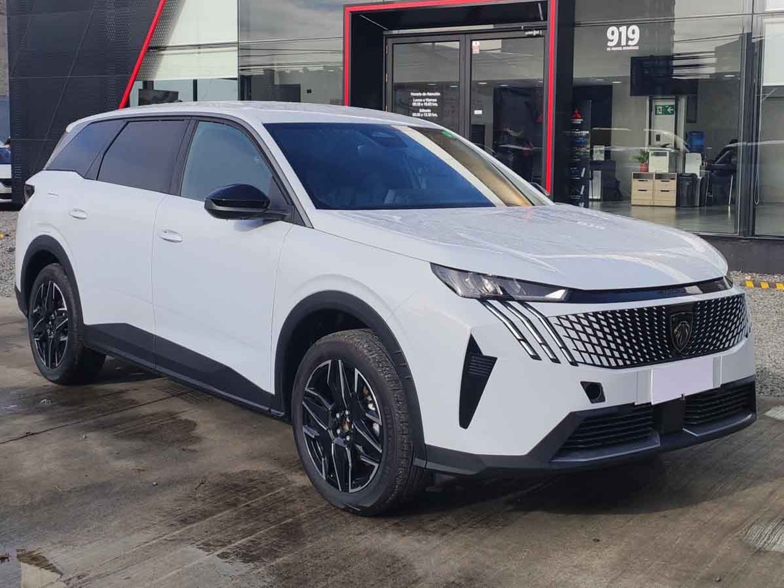 Peugeot NEW 5008 ALLURE HYBRID 136HP AT 2026 - Foto 2 de 8