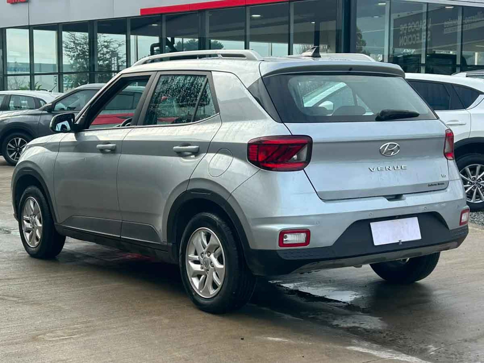 HYUNDAI VENUE QX 1.6 MT PLUS 2021 - Foto 3 de 8
