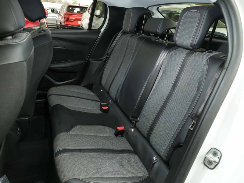Peugeot 208 MCA ALLURE PURETECH 130 EAT8 2024 - Imagen 8 de 8