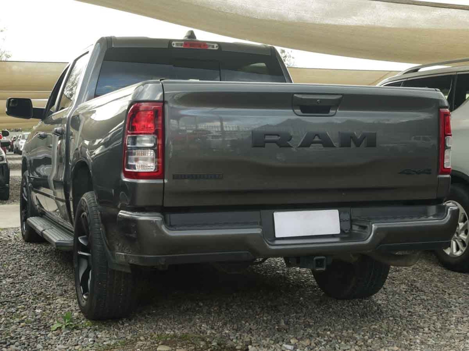RAM 1500 CREW CAB BIG HORN 3.6L E-TORQUE 2022 - Foto 3 de 8