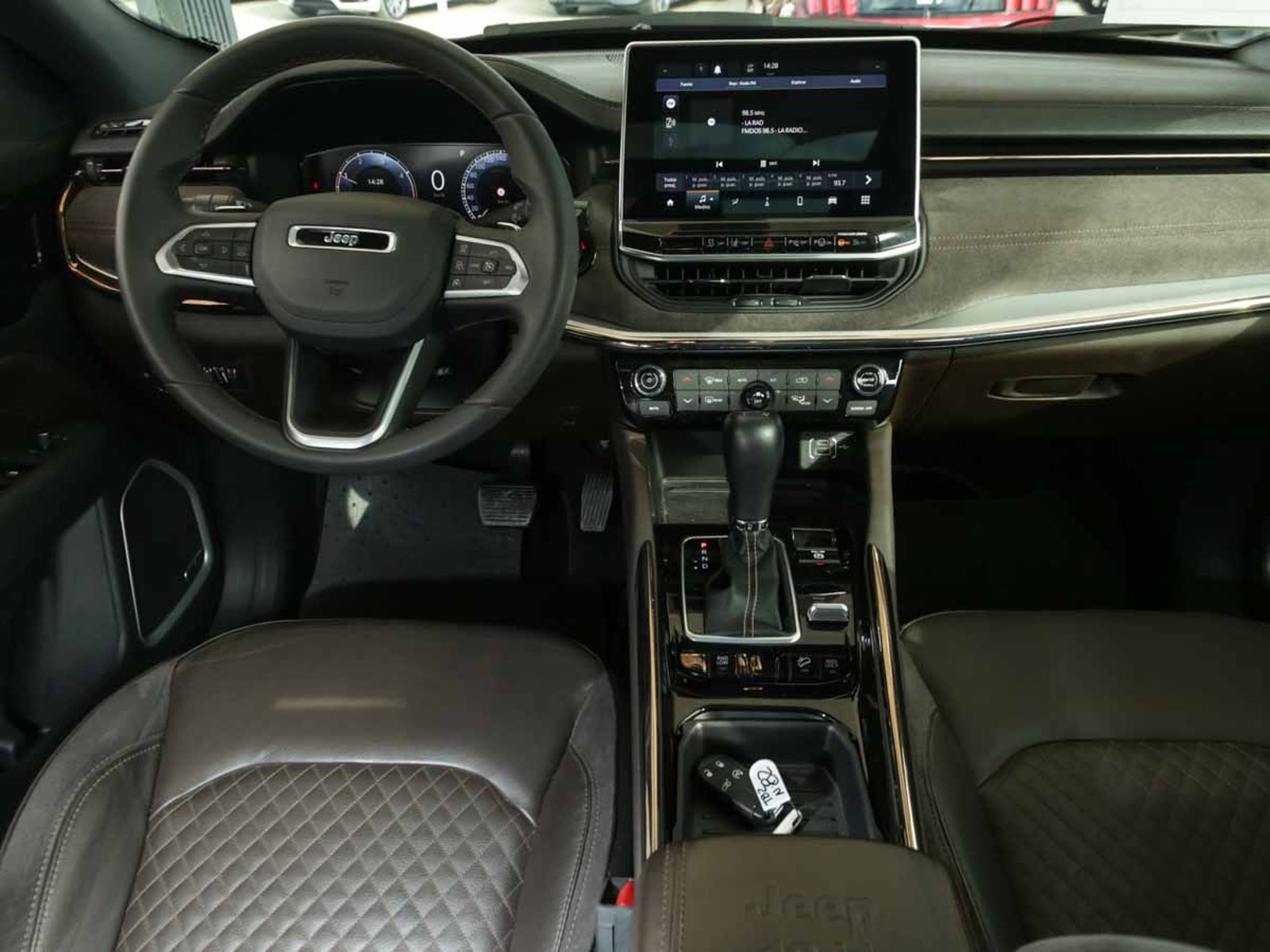 JEEP COMMANDER OVERLAND 2.0 AT9 D 2023 - Imagen 13 de 20