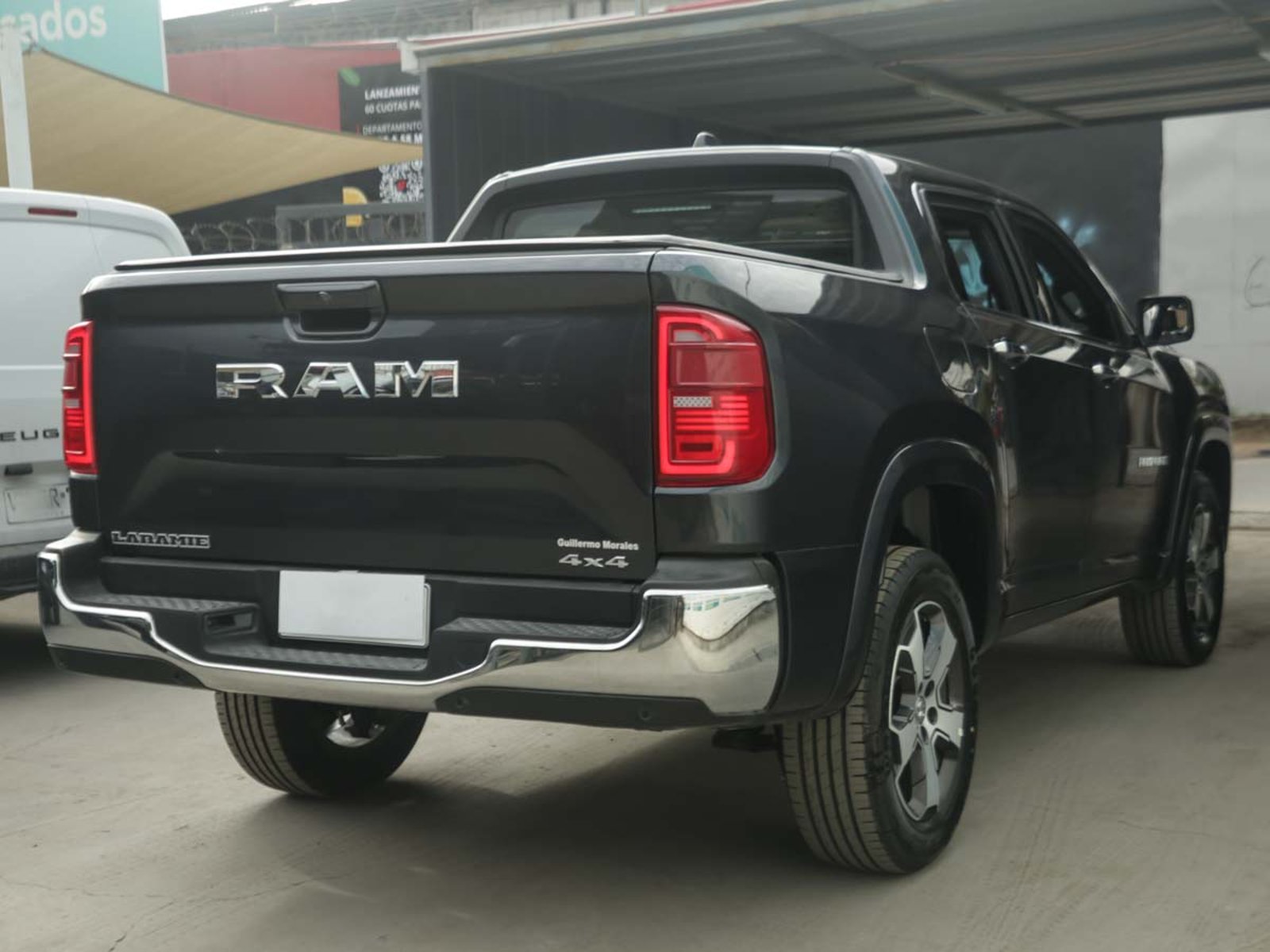 RAM RAMPAGE LARAMIE 2.2 DIESEL 200 HP 4X4 AT 2026 - Imagen 4 de 8