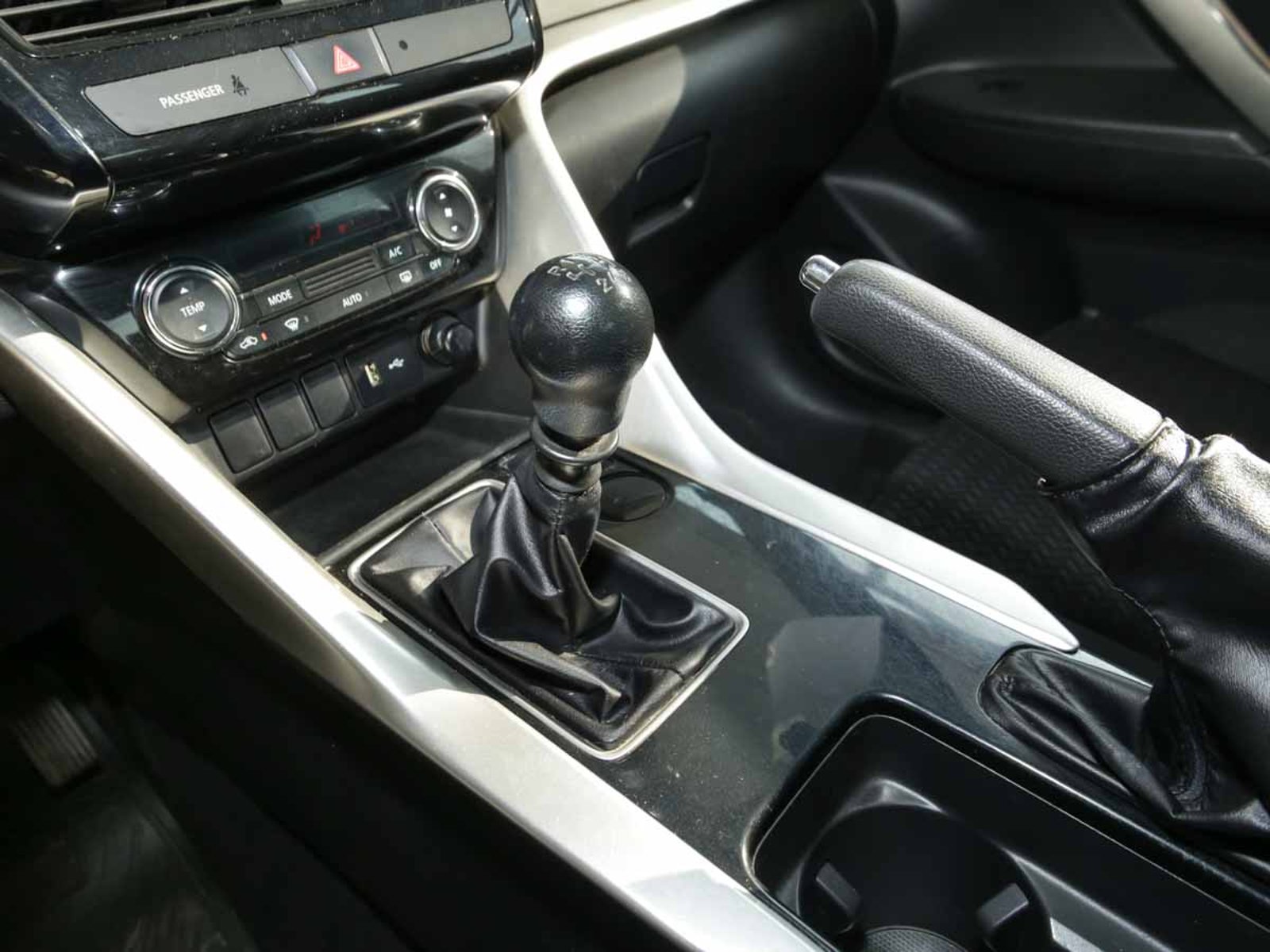 MITSUBISHI ECLIPSE CROSS RX 1.5 4X2 MEC. 2021 - Imagen 9 de 13