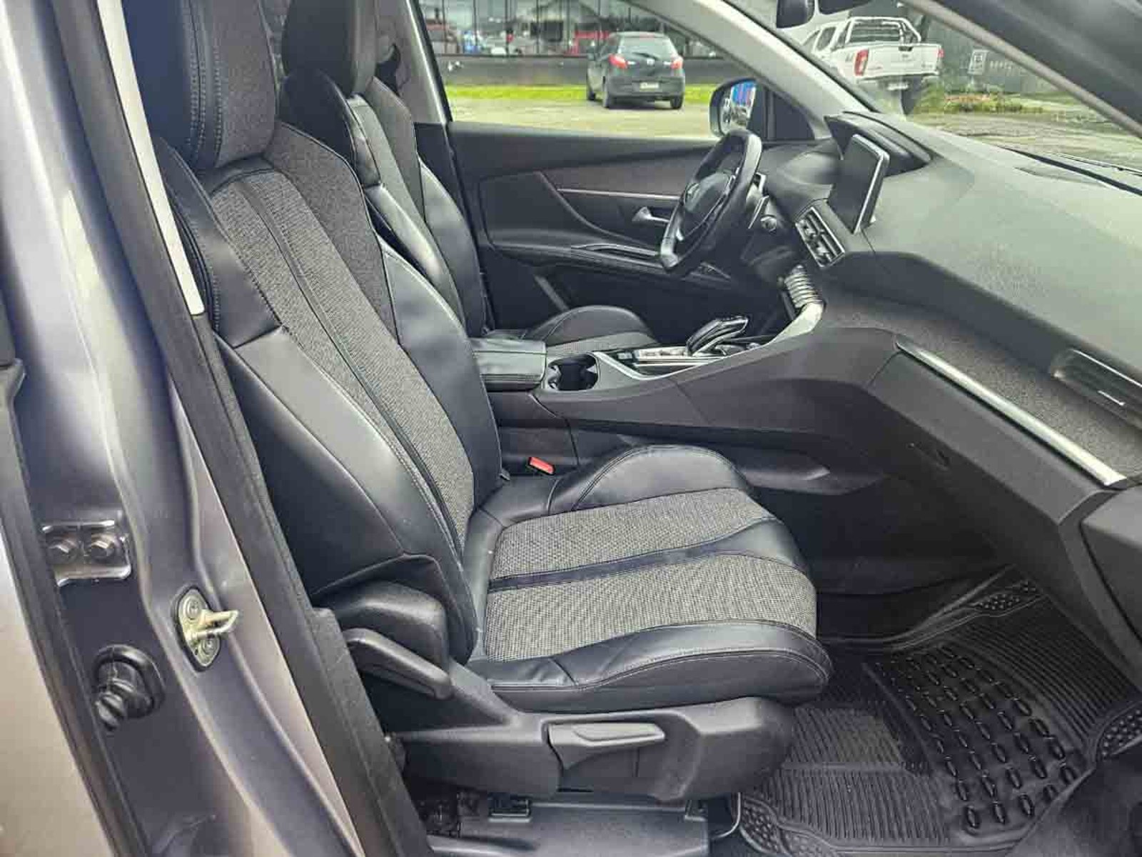 Peugeot 5008 ALLURE 1.6 AUT 2018 - Imagen 6 de 8