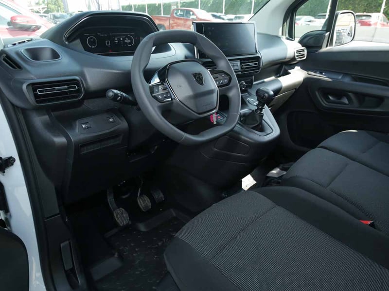 Peugeot PARTNER MCA L1 DIESEL 100HP MT 2026 - Imagen 6 de 8