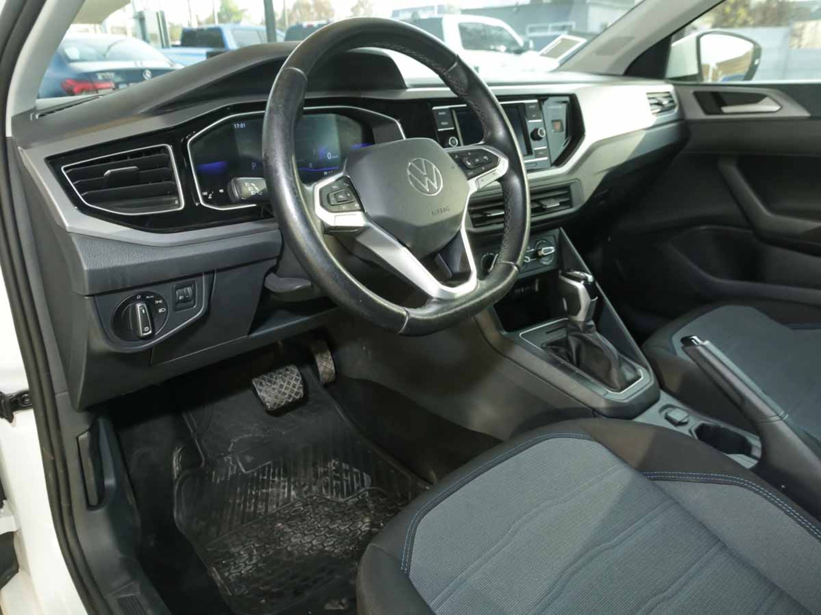 Volkswagen NIVUS TSI 1.0 AUT 2023 - Imagen 6 de 8