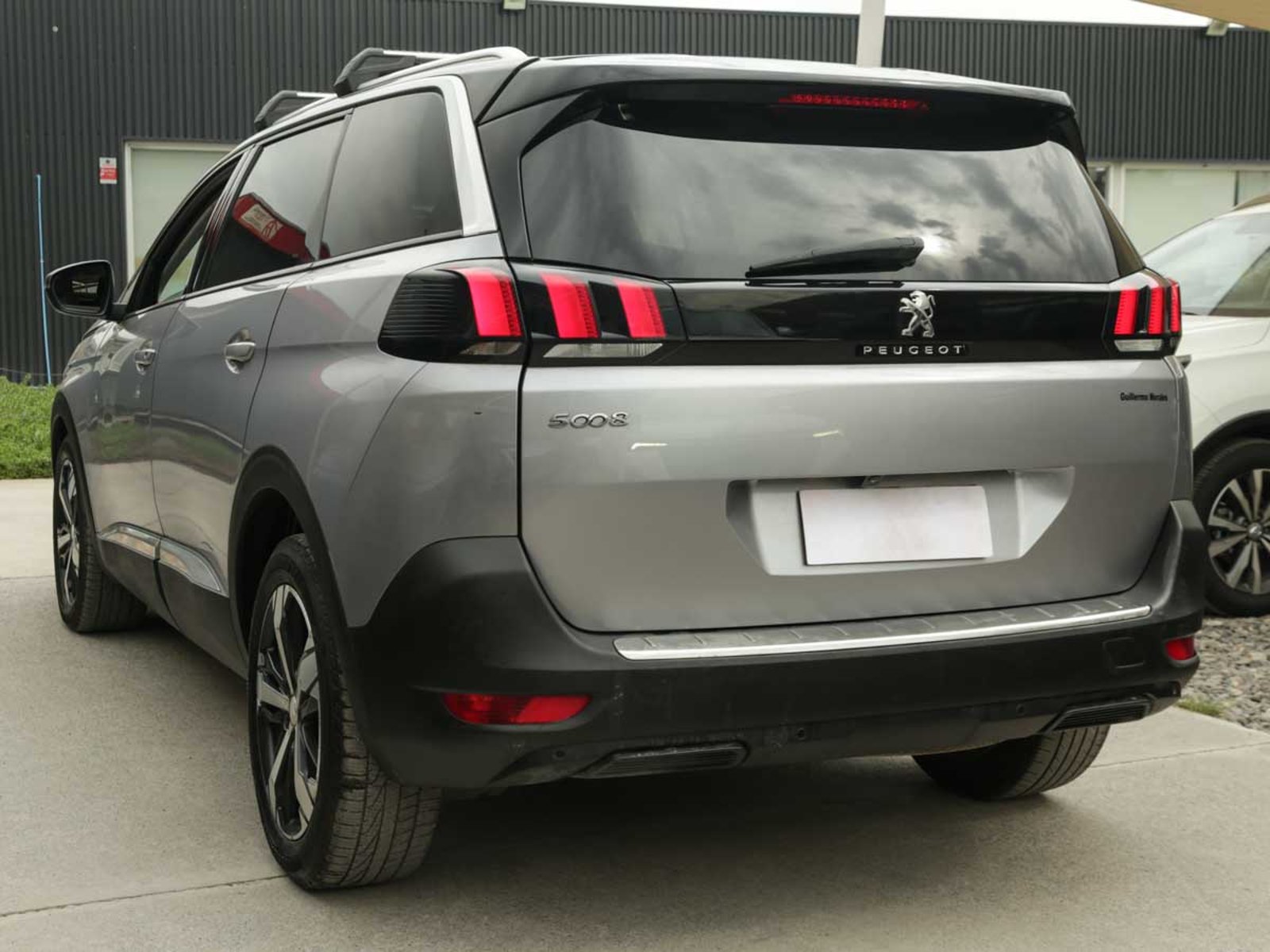 Peugeot 5008 ALLURE 1.6 AUT 2018 - Foto 3 de 8
