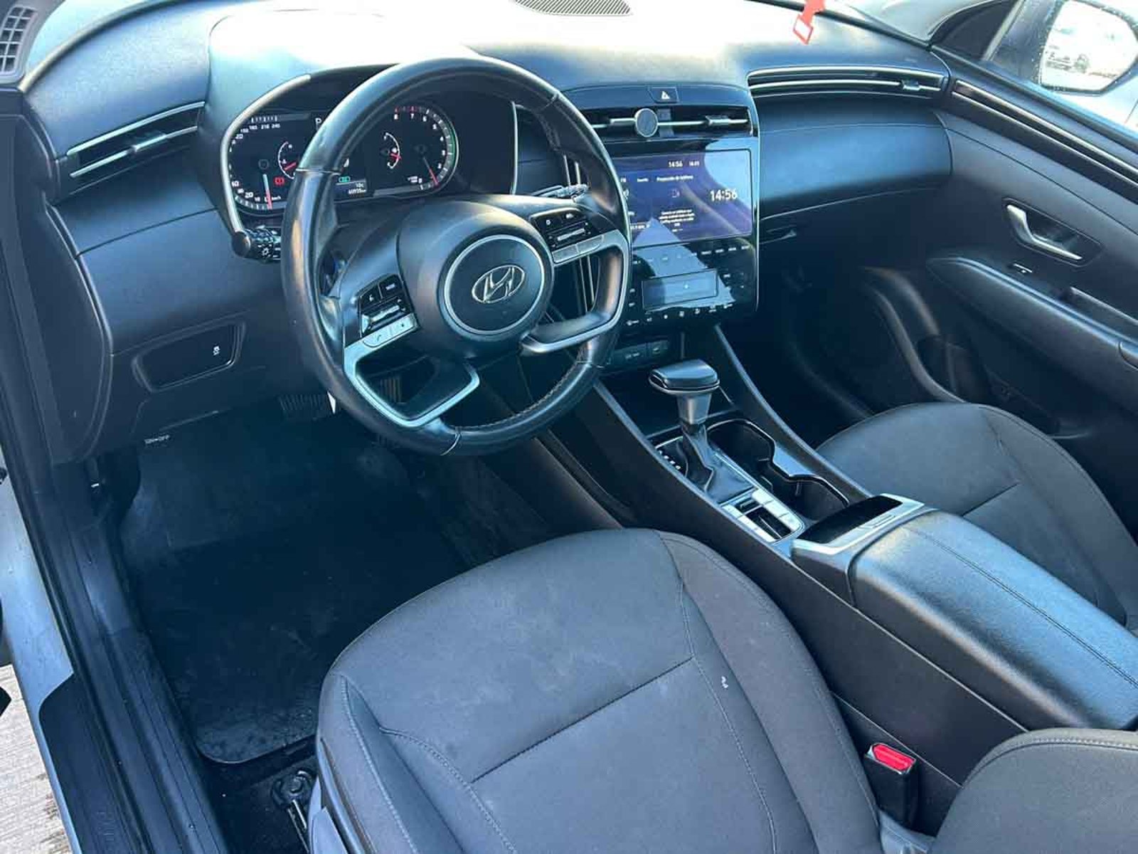 Hyundai TUCSON 2.0 GL AT 4WD ABS 2AB 2022 - Imagen 8 de 20