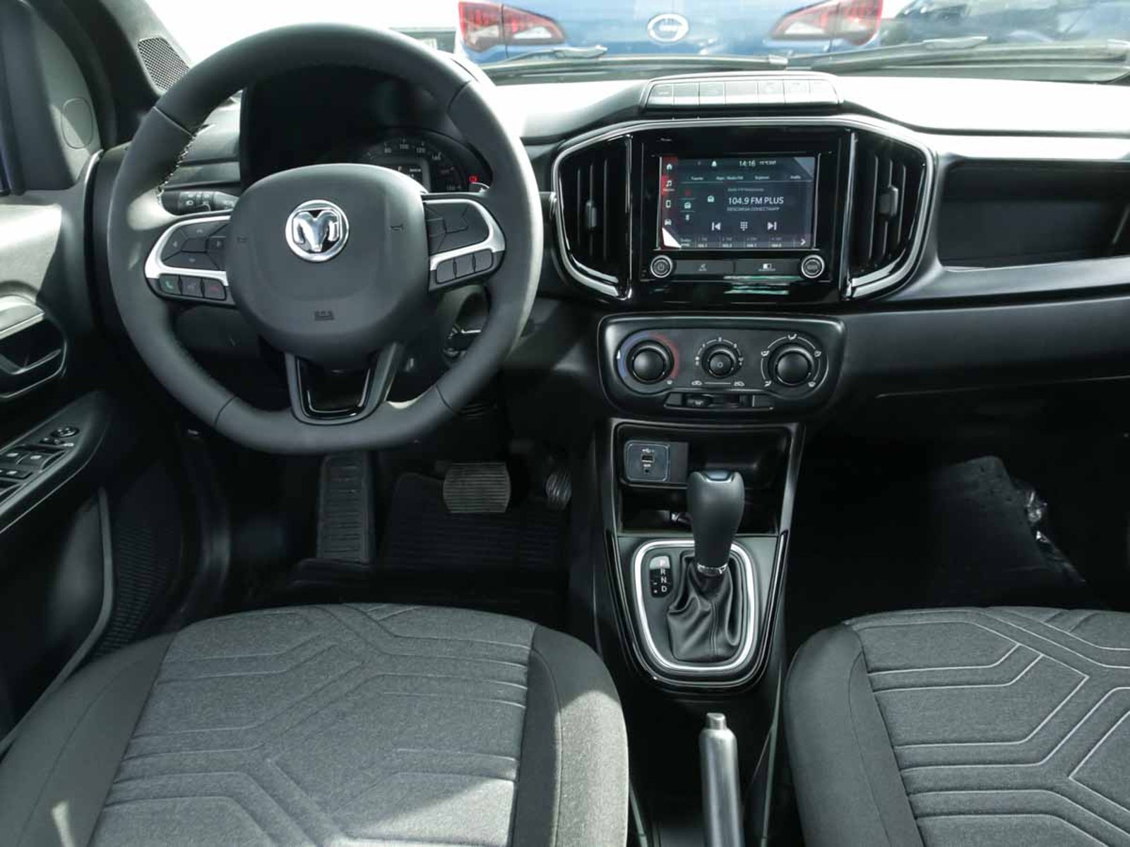 RAM 700 BIGHORN DC 1.3 CVT 6C 2026 - Imagen 13 de 14