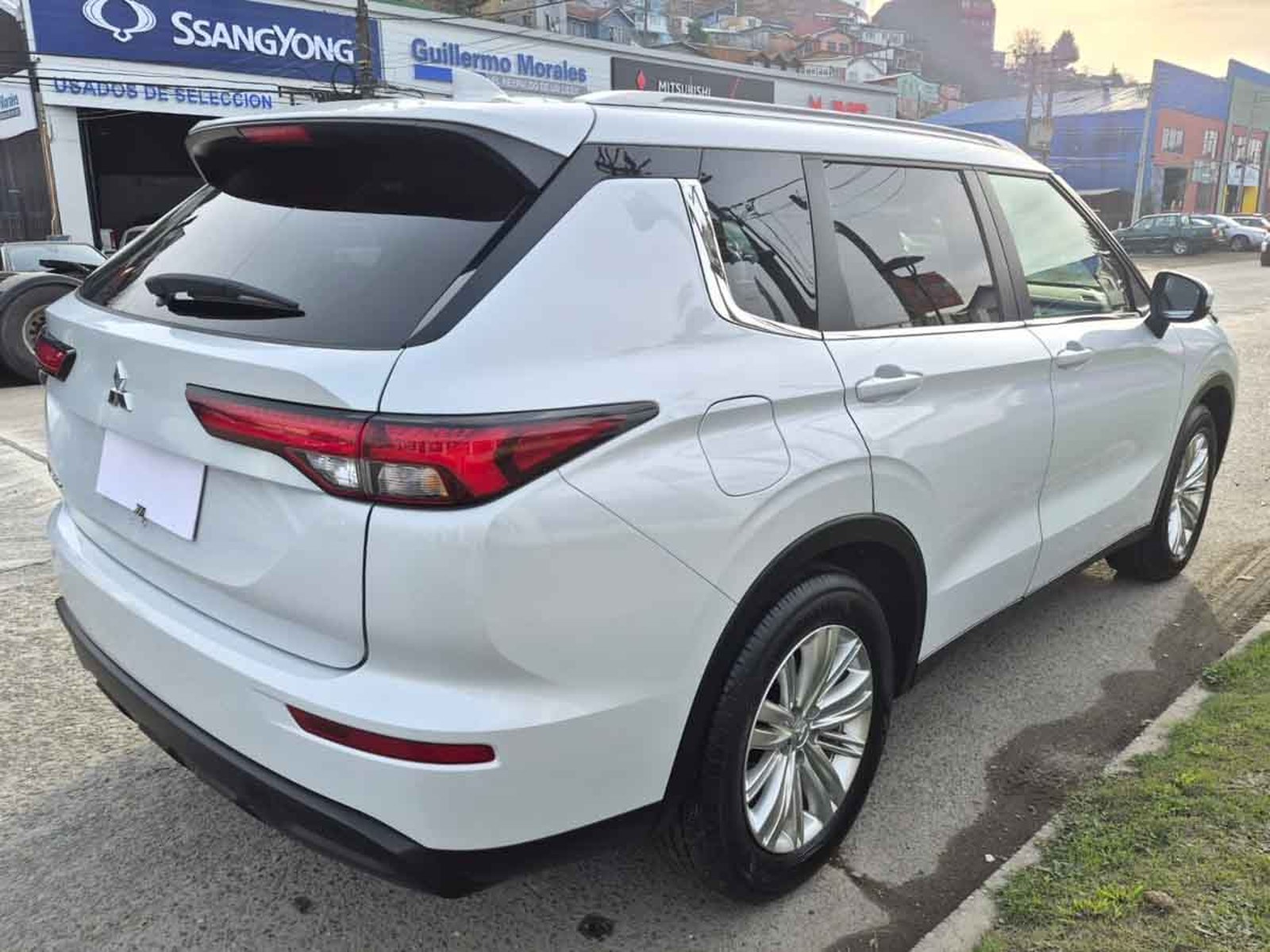Mitsubishi NEW OUTLANDER 4X2 AT GL 2026 - Foto 4 de 8