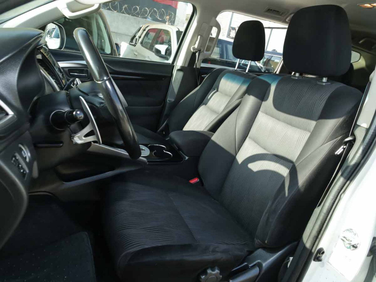 MITSUBISHI MONTERO SPORT 3.0 2WD AT 2018 - Imagen 10 de 14