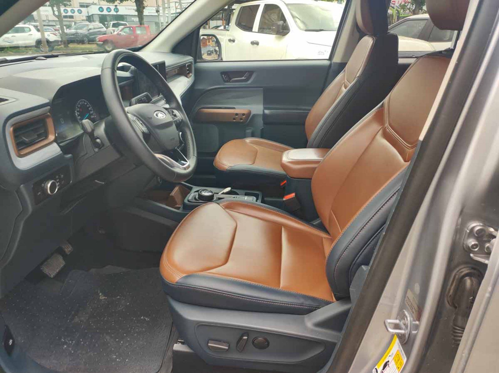 Ford MAVERICK LARIAT 4X4 2.0 AUT 2024 - Imagen 6 de 8