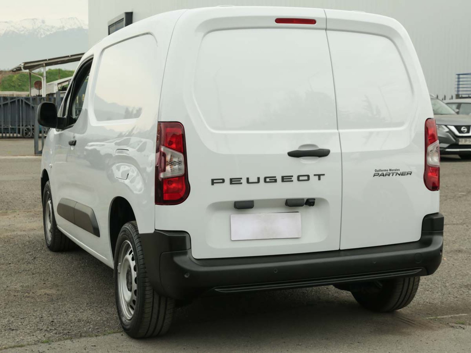 Peugeot PARTNER MCA L1 DIESEL 100HP MT 2026 - Foto 3 de 8