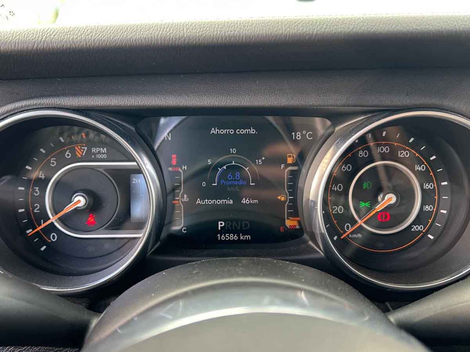Jeep WRANGLER SAHARA LTD 3.6 AUT 2019 - Foto 5 de 8