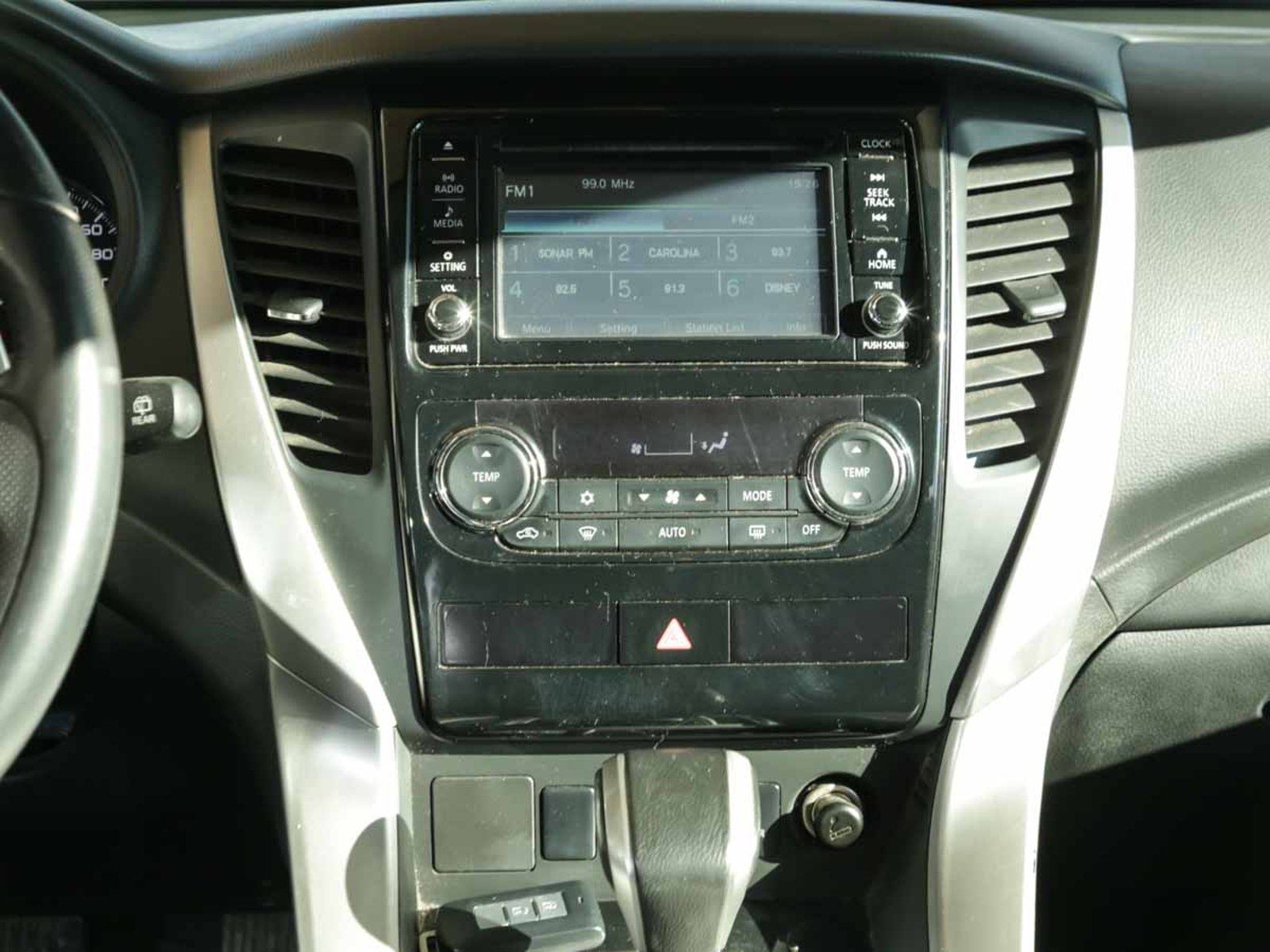 MITSUBISHI MONTERO SPORT 3.0 4X4 LIMITED E5 2018 - Imagen 15 de 16