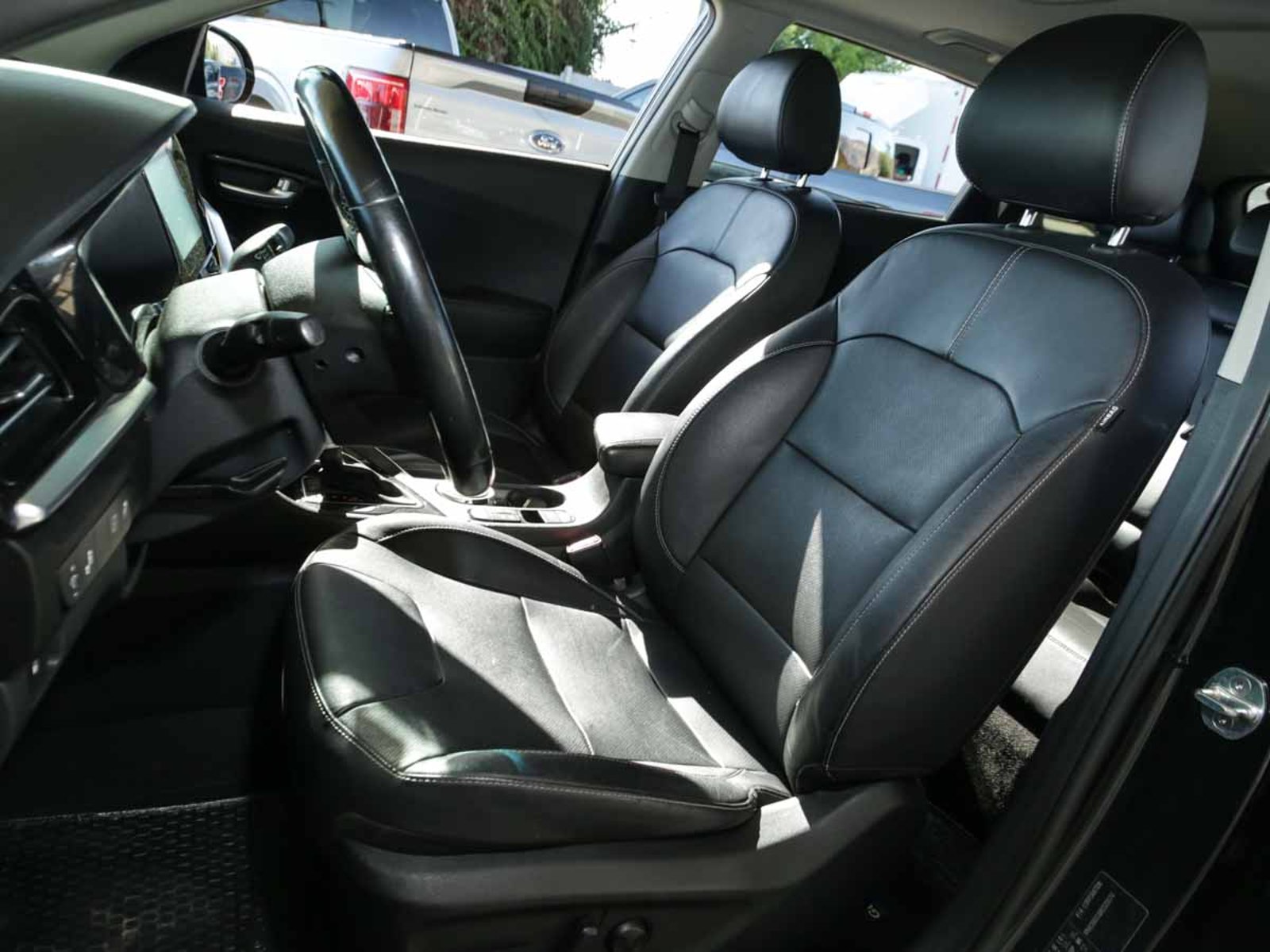 Kia NIRO 1.6 AT 2022 - Imagen 7 de 8
