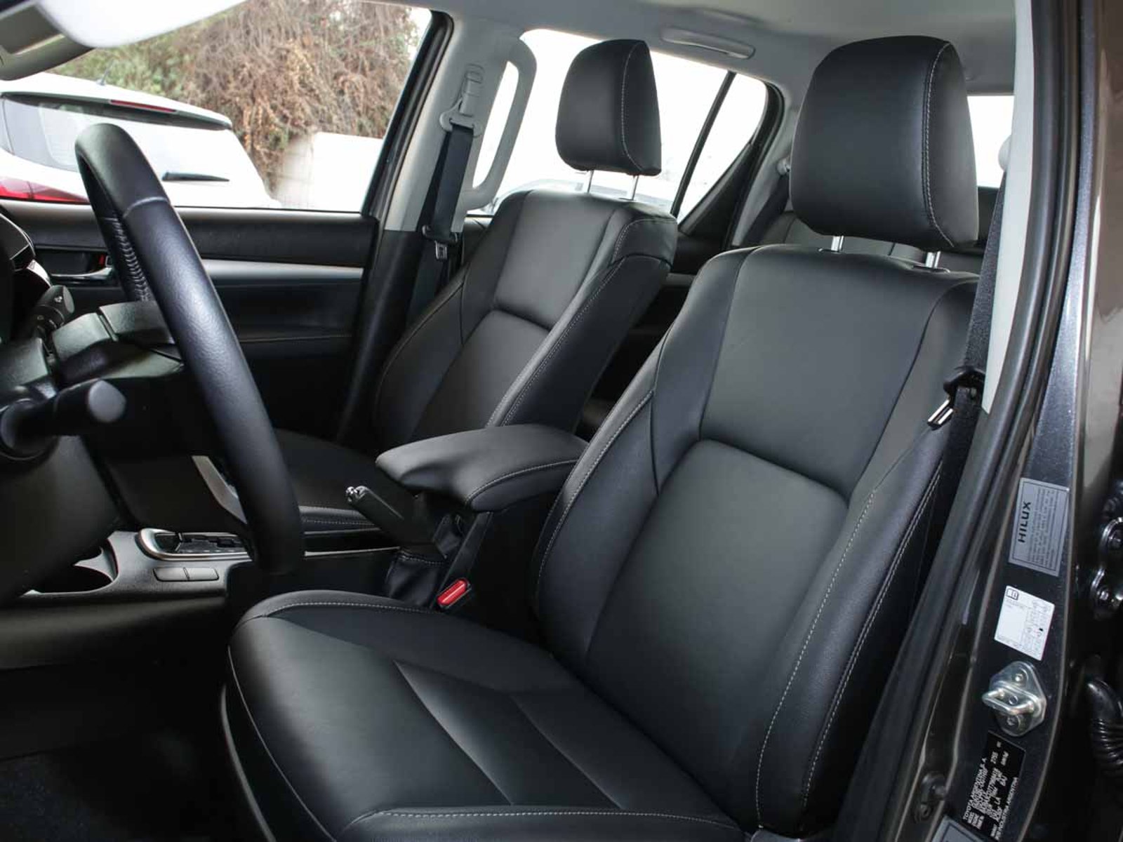 Toyota NEW HILUX 4X4 2.8 2026 - Imagen 7 de 8