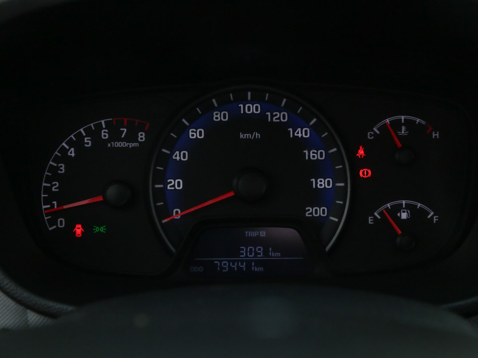 Hyundai GRAND I-10 BA SDN MT GL 2AB AC 2018 - Foto 5 de 8