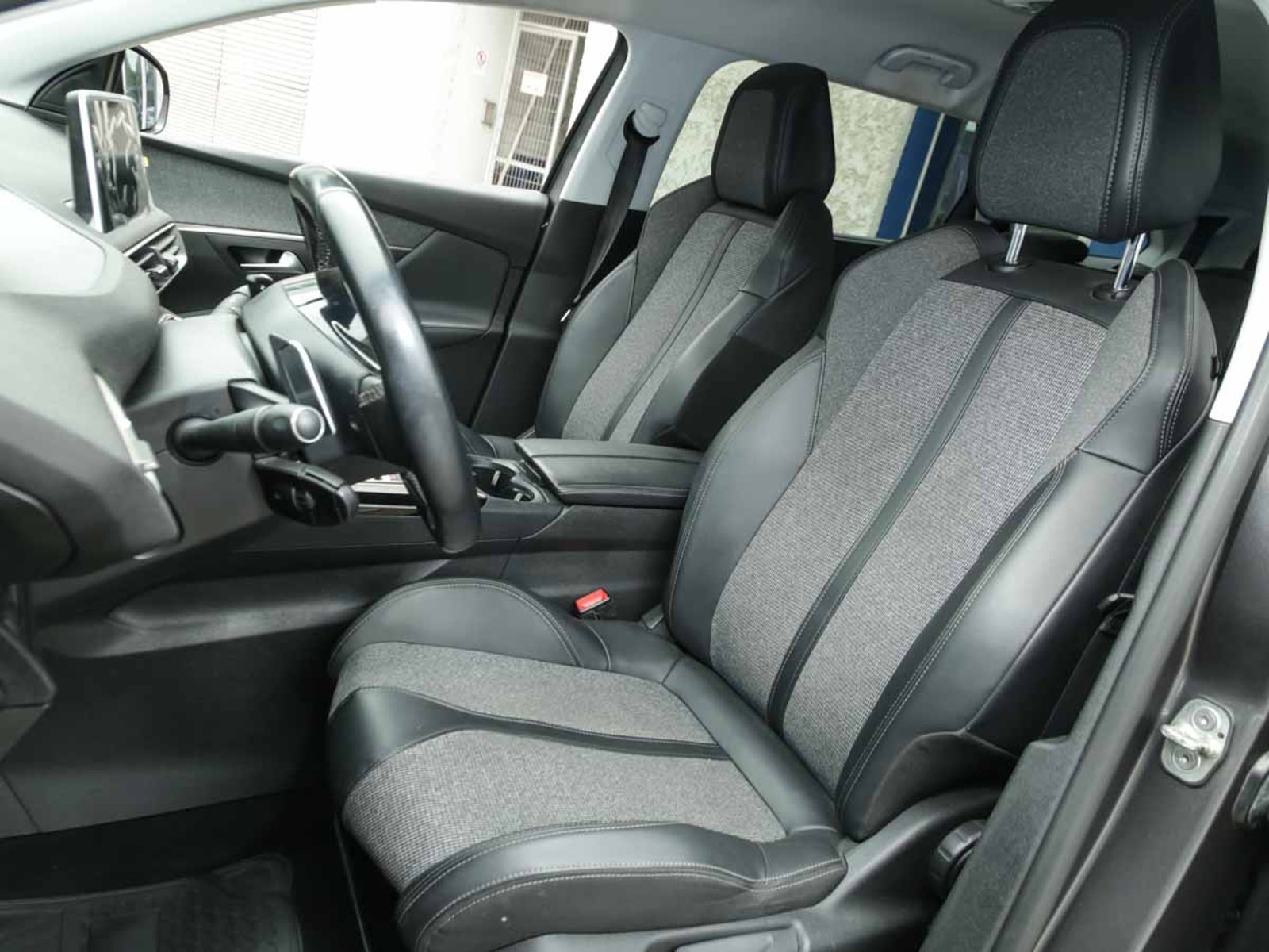 PEUGEOT 5008 ALLURE 1.6 AUT 2020 - Imagen 10 de 14