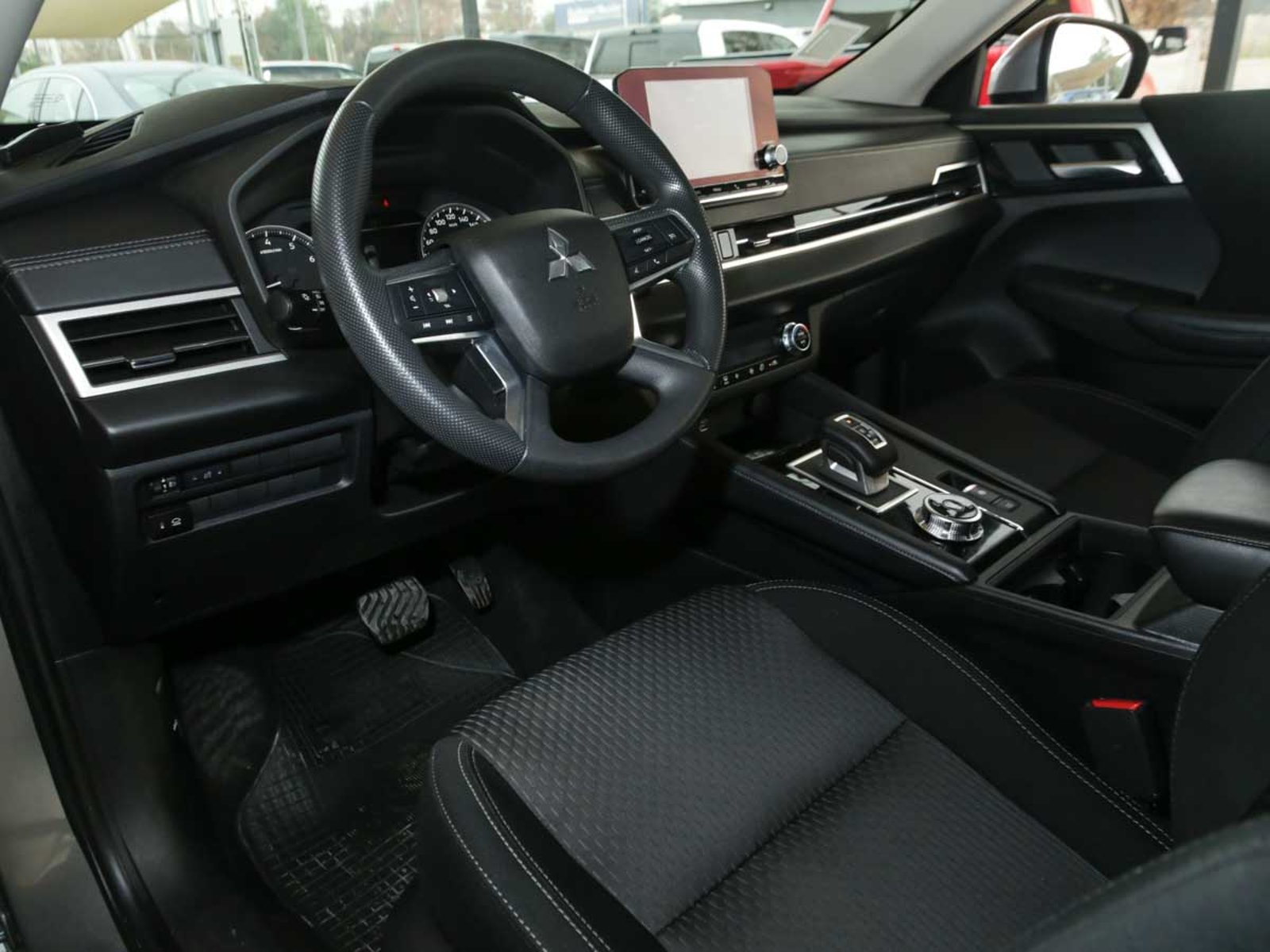 Mitsubishi N OUTLANDER GL 2.4 AUT 2023 - Imagen 6 de 8