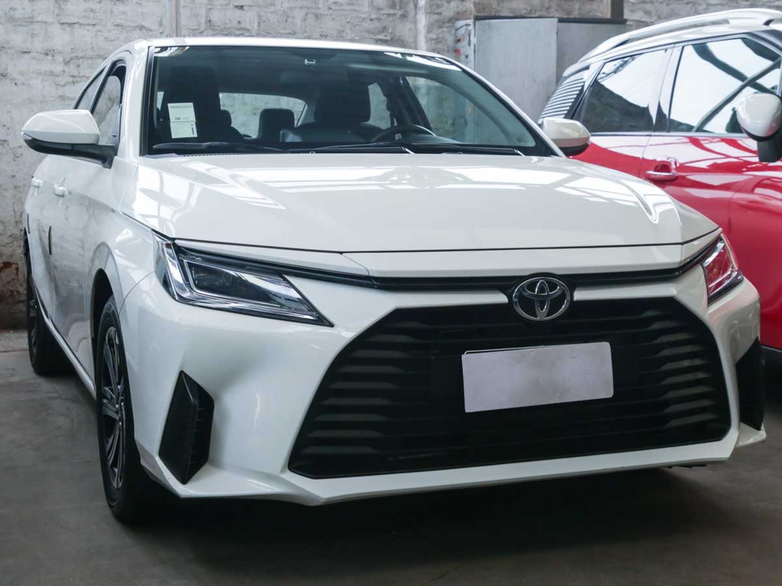 Toyota YARIS 1.5 GLI 2024 - Foto 2 de 8