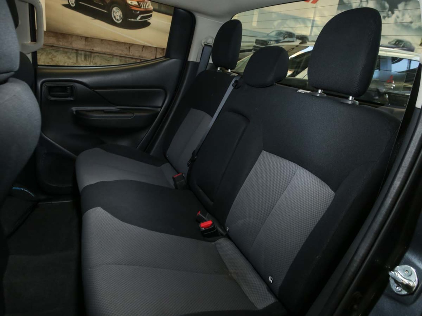 MITSUBISHI L-200 WORK CRM MEC  D/C 4X2 TD E5 2024 - Imagen 12 de 14